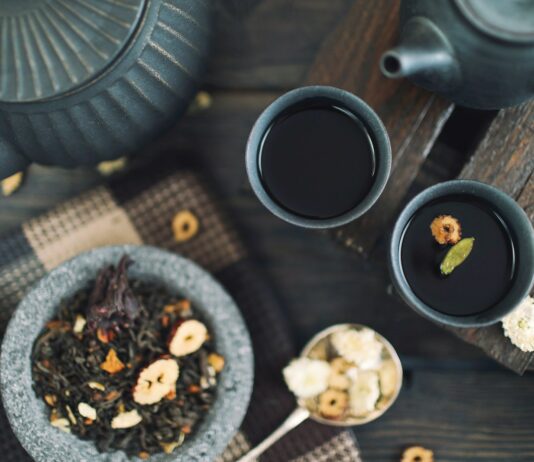 한약 건보 적용 확대…알레르기비염·소화불량·요추추간판탈출증 포함 photo of teacup with coffees