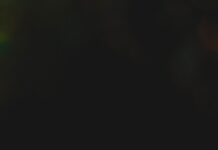 혼자만의 시간, 정서적 면역력을 높이는 법 white flower with green stem